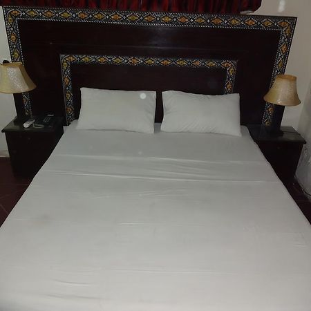 Safari Hotel Upper Mall Лахор Екстериор снимка