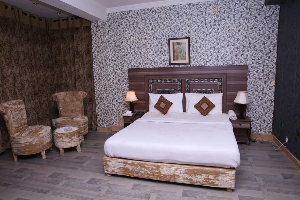Safari Hotel Upper Mall Лахор Екстериор снимка